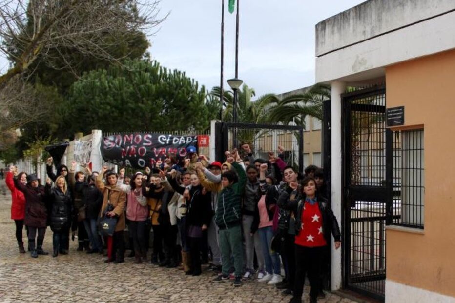 mega-agrupamento, escola, aulas, Costa da Caparica, Agrupamento de Escolas Vertical da Costa da Caparica, encarregados de educação, pais