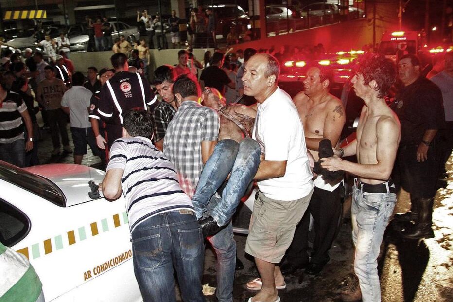 Incêndio em discoteca brasileira causa morte de 245