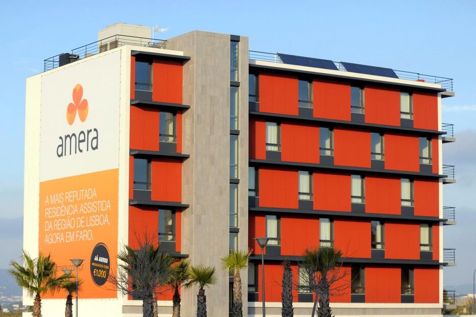 Lar de luxo abre sem ter licença