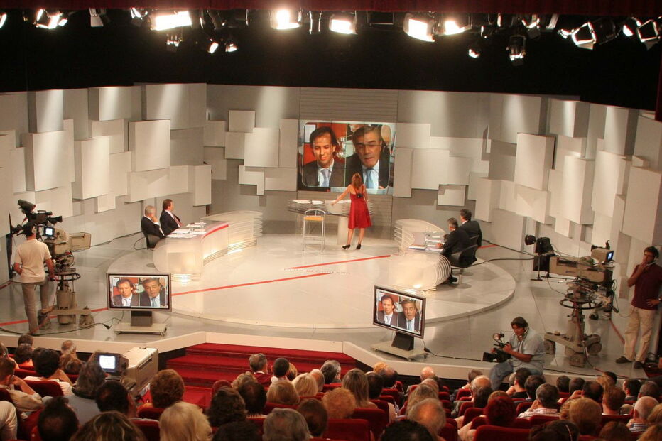 Prós e Contras, Televisão, RTP