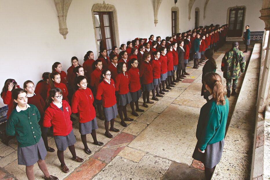 Meninas num lado, meninos no outro