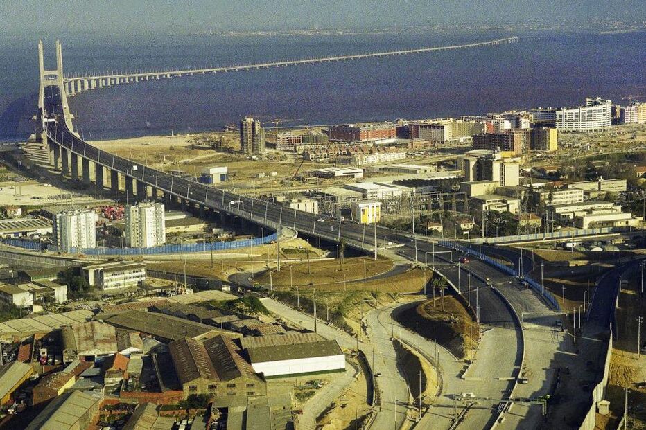 Quinze anos de uma grande obra marcada pela polémica