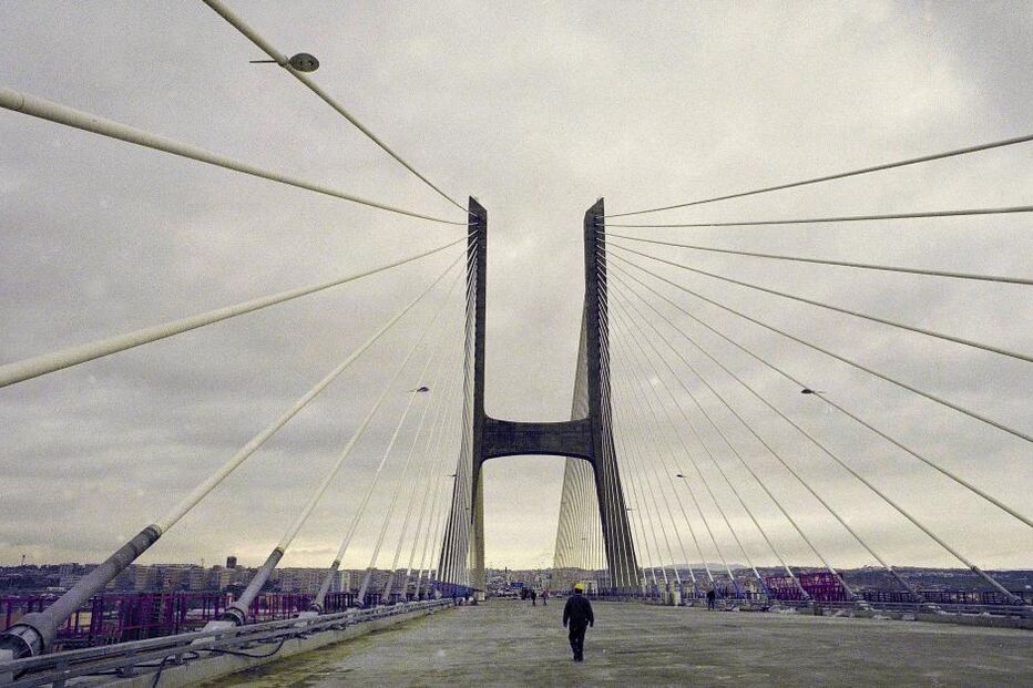 Quinze anos de uma grande obra marcada pela polémica