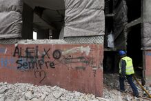 Torre do Aleixo demolida em segundos