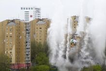 Torre do Aleixo demolida em segundos