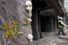 Torre do Aleixo demolida em segundos