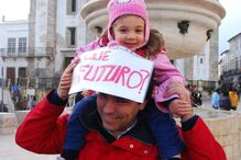 Os rostos de quem contesta a crise nas ruas
