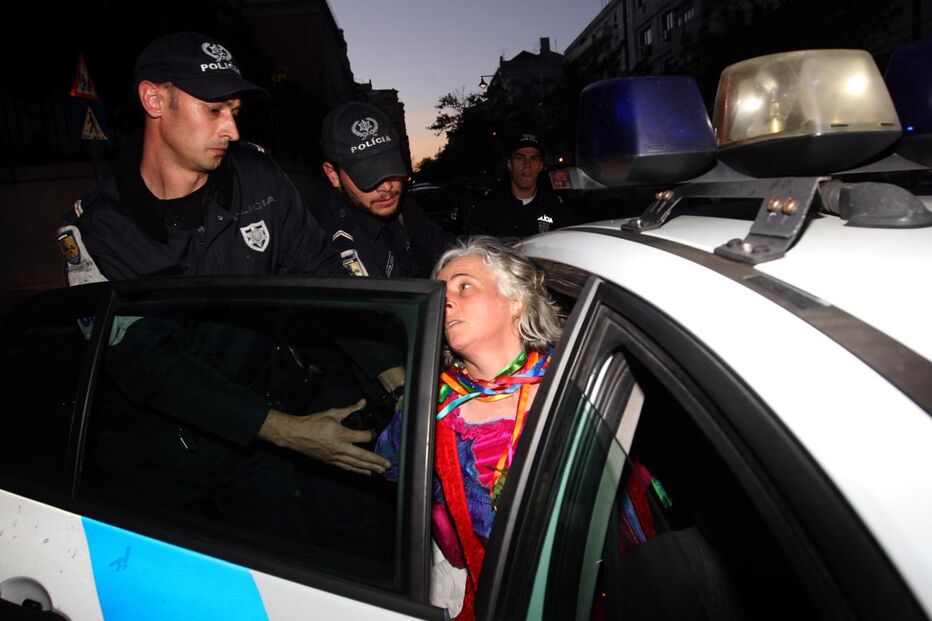 Os rostos de quem contesta a crise nas ruas