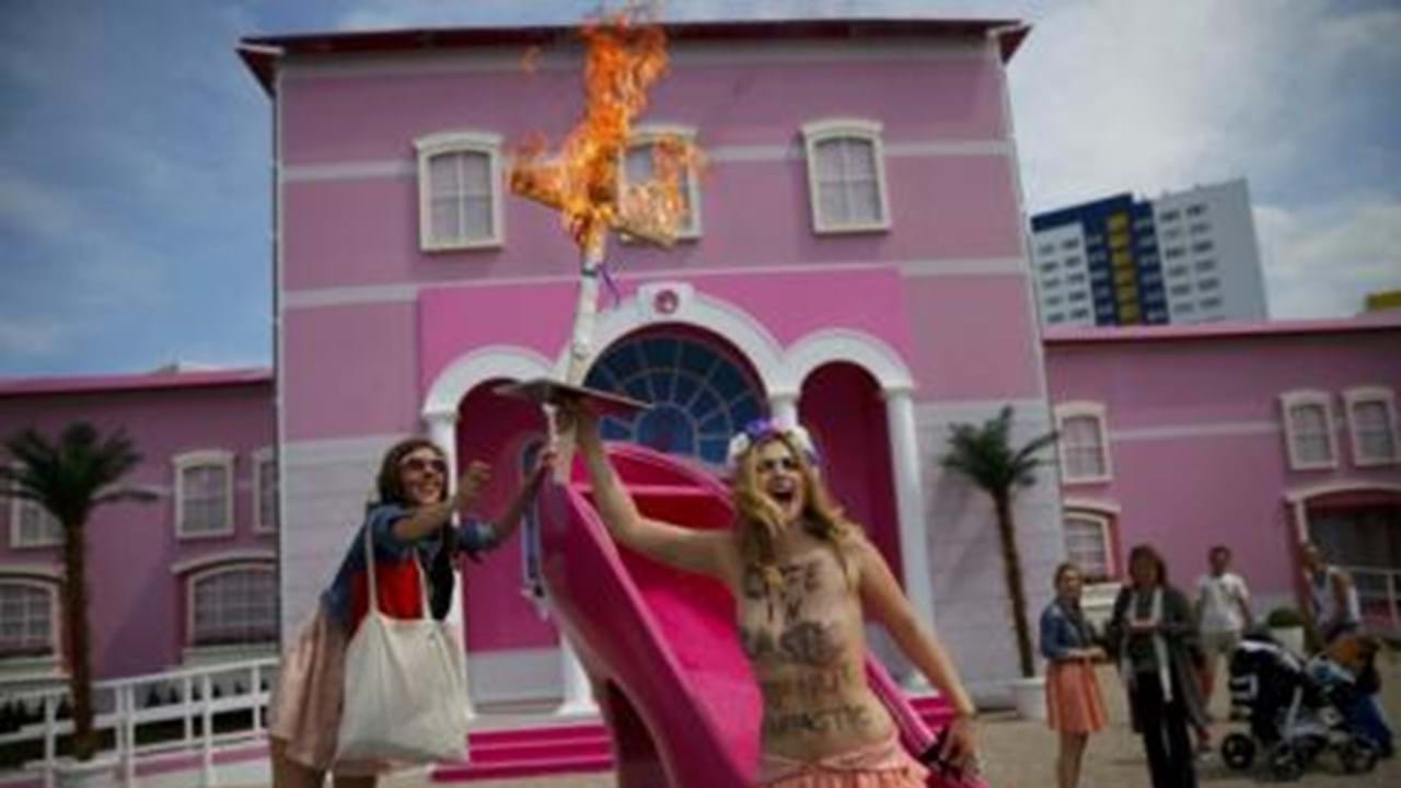 Casa dos sonhos da Barbie é inaugurada na Alemanha; conheça