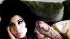 Amy Winehouse: Mãe da cantora conta a verdade em novo documentário 