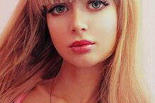 Mulheres com corpo de 'Barbie'... e ainda um 'Ken'