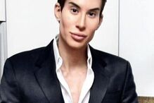 Mulheres com corpo de 'Barbie'... e ainda um 'Ken'