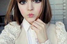 Mulheres com corpo de 'Barbie'... e ainda um 'Ken'