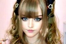 Mulheres com corpo de 'Barbie'... e ainda um 'Ken'