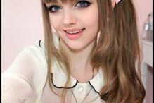 Mulheres com corpo de 'Barbie'... e ainda um 'Ken'