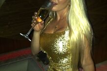 Mulheres com corpo de 'Barbie'... e ainda um 'Ken'