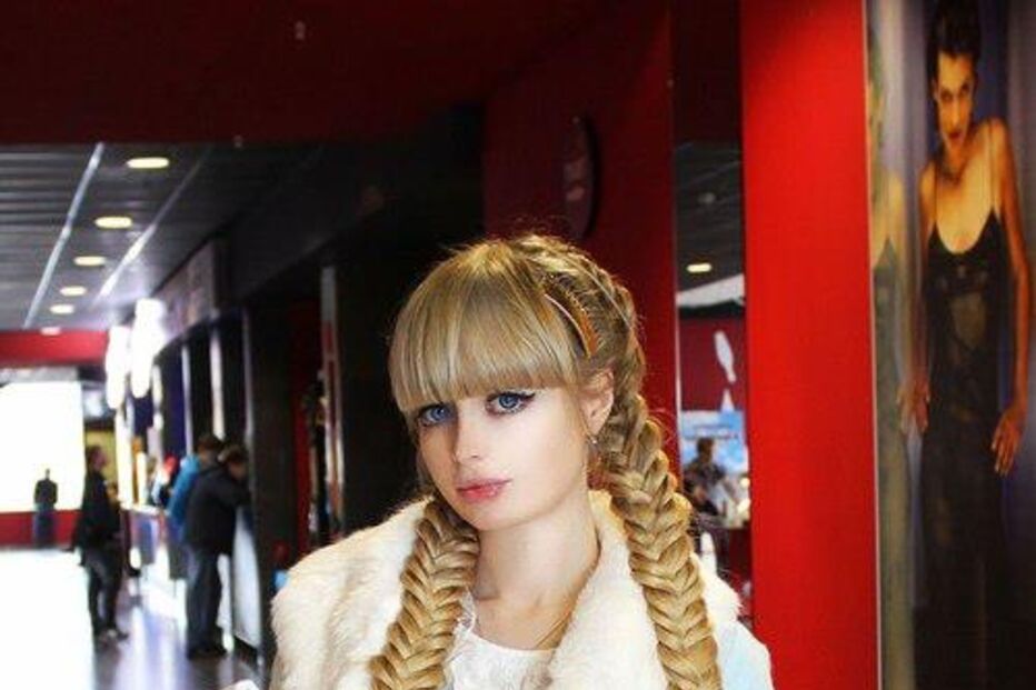 Mulheres com corpo de 'Barbie'... e ainda um 'Ken'