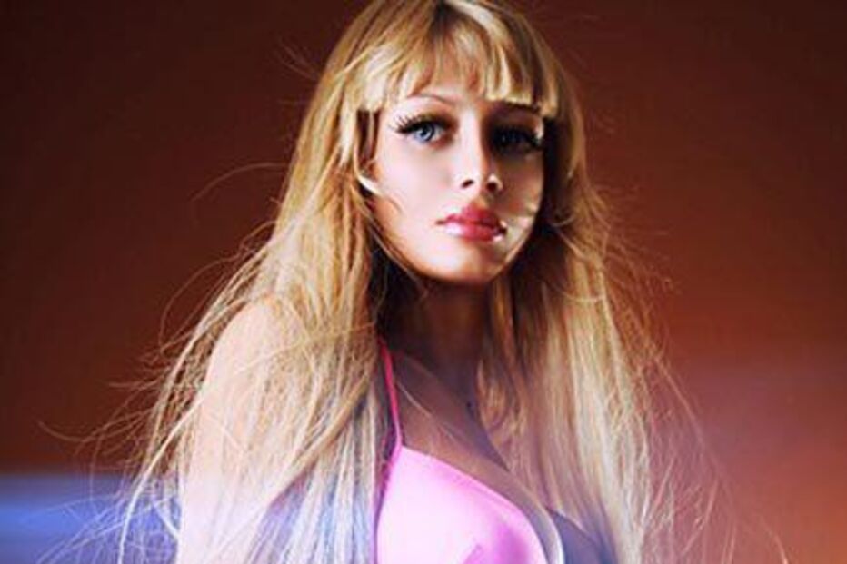 Mulheres com corpo de 'Barbie'... e ainda um 'Ken'