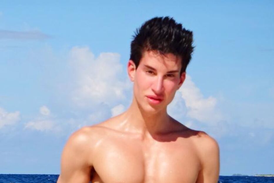 Mulheres com corpo de 'Barbie'... e ainda um 'Ken'