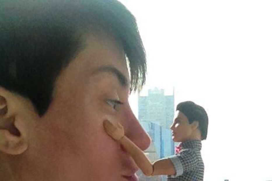 Mulheres com corpo de 'Barbie'... e ainda um 'Ken'