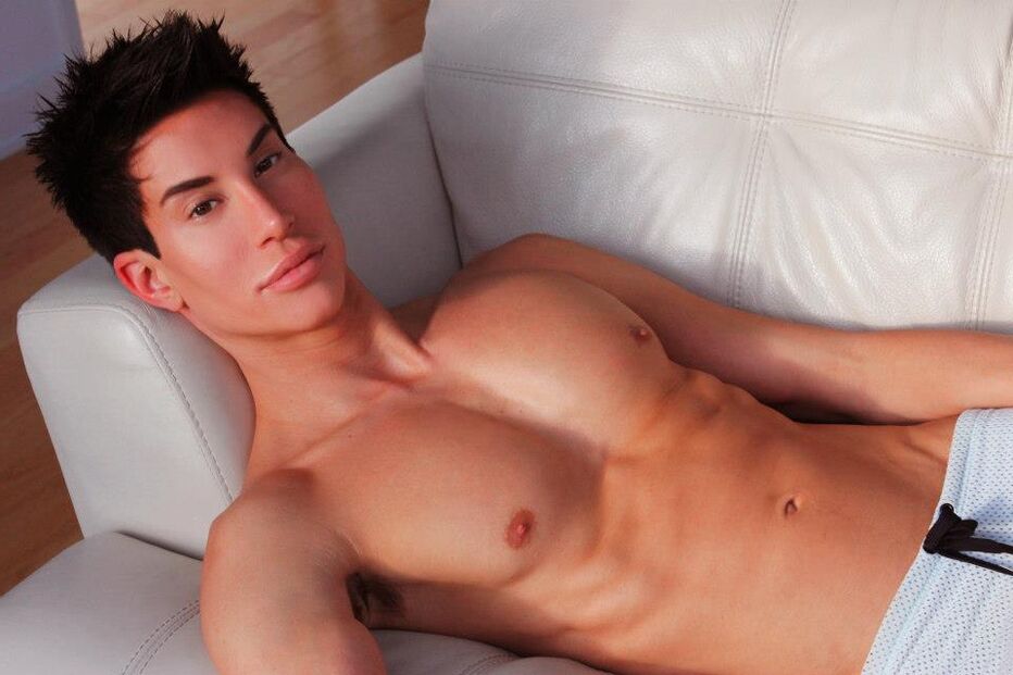 Mulheres com corpo de 'Barbie'... e ainda um 'Ken'