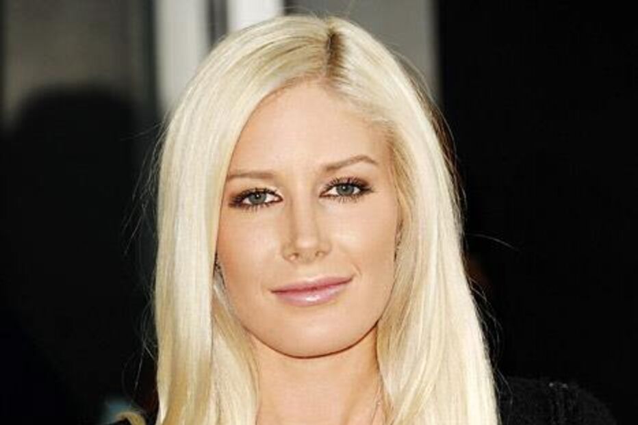 Mulheres com corpo de 'Barbie'... e ainda um 'Ken'