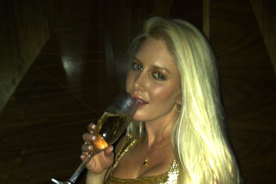 Mulheres com corpo de 'Barbie'... e ainda um 'Ken'