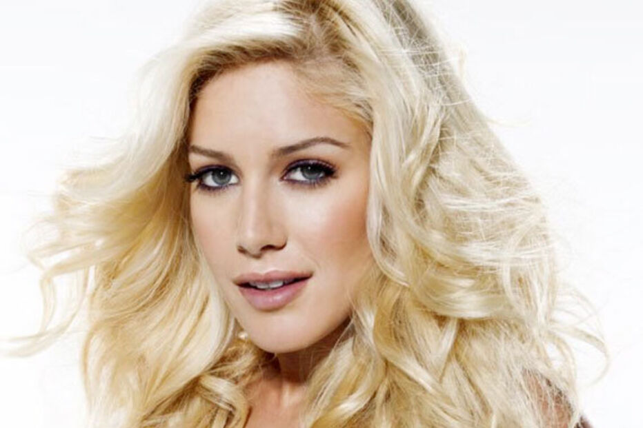 Mulheres com corpo de 'Barbie'... e ainda um 'Ken'