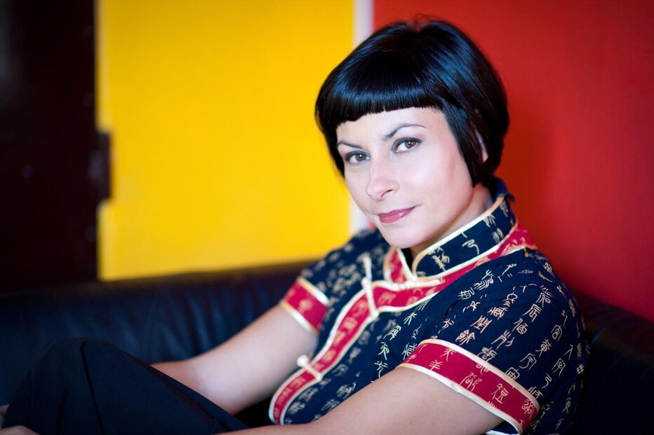 Teste Americano, Viviane, Entre Aspas