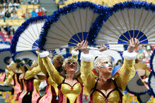 Pão e marchas na avenida