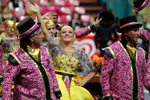 Pão e marchas na avenida