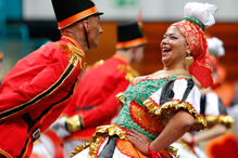 Pão e marchas na avenida