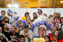 Pão e marchas na avenida
