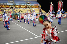 Pão e marchas na avenida