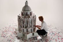 Monumentos feitos com baralhos de cartas