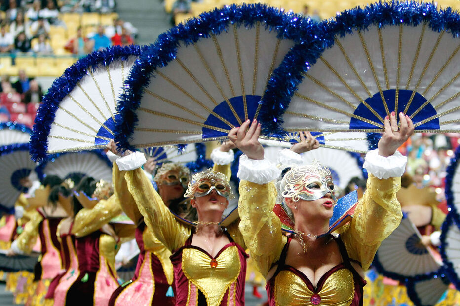 Pão e marchas na avenida
