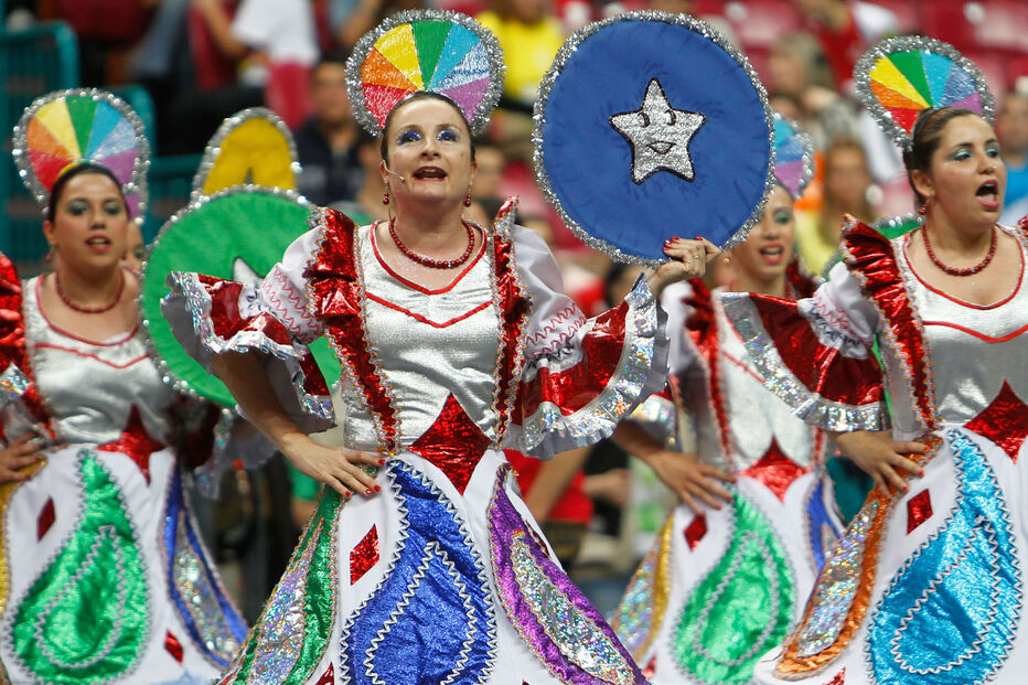 Pão e marchas na avenida