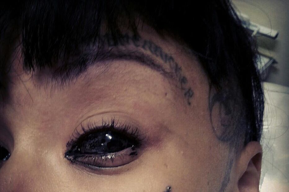 musquito, esposa, eyeball tatto, prisão, eua, marcador, tatuagem, preto, vermelho, azul, injeção