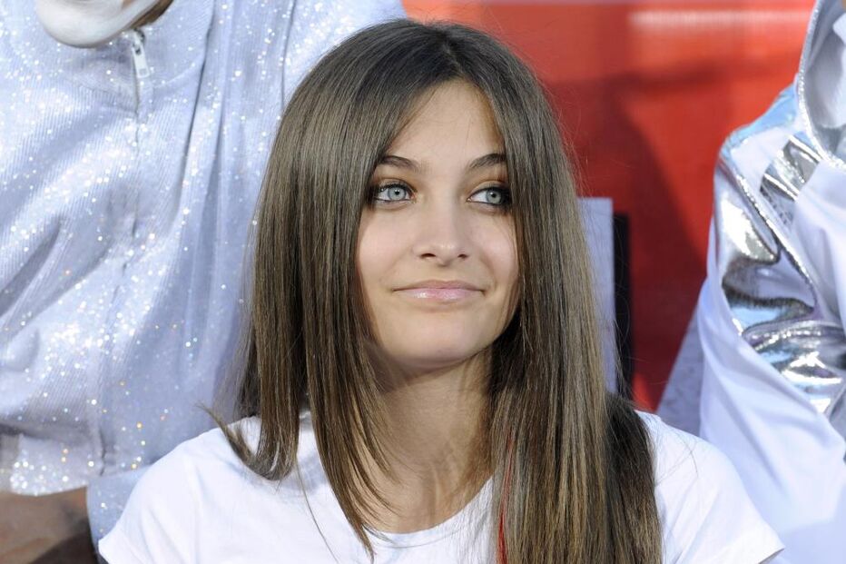 Paris Jackson, indemnização milionária, produtora AEG, Michael Jackson, videoconferência