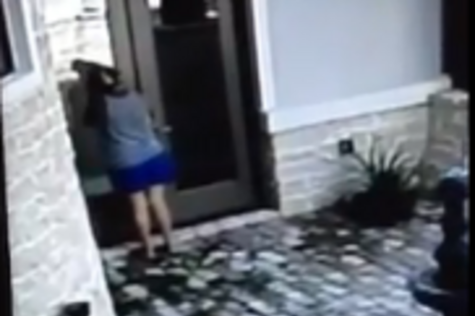 roubo, ladra, filmagem, urina, urinar, texas, houston, vizinho