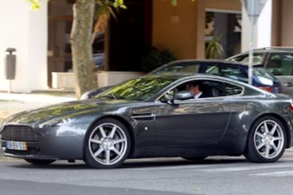 Augusto Teixeira Bastos, RTP, automóvel, Porsche Carrera, Aston Martin, empresa pública, carro de luxo, James Bond