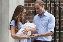 Reino Unido, Família Real, George Alexander Louis, Príncipe William, Kate Middleton, Isabel II, Príncipe Carlos, Príncipe de Gales, Bebé real, Duque de Cambridge, Lady Di, Sucessão, Coroação, Multicultural, População, Século XXI, Século XXII, Ano 2100