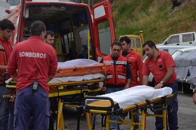 Portugal, acidente, queda, Nazaré, paraquedas 