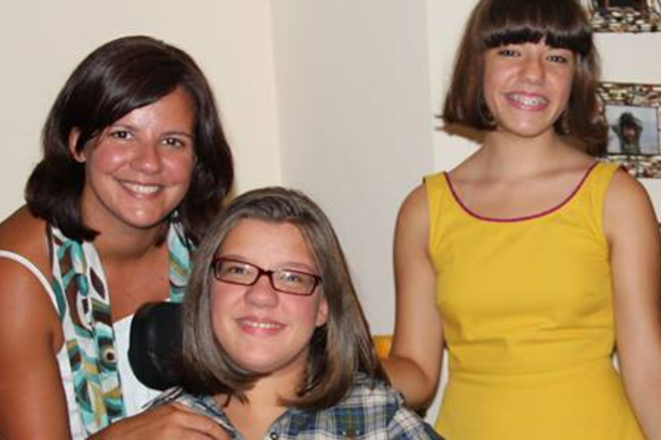 sociedade, Sintra, solidariedade, internet, cadeira de rodas, crianças