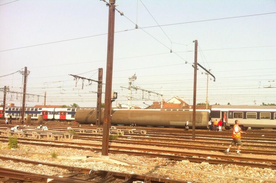 Paris, Limoges, comboio, acidente, ferroviário, Bretigny-sur-Orge, Essonne