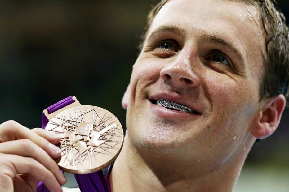 Hip hop, diamantes, dentes, moda, Rihanna, Madonna