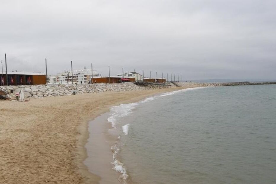 praia, irritação, interdição, costa da caparica, são pedro do estoril, queixas