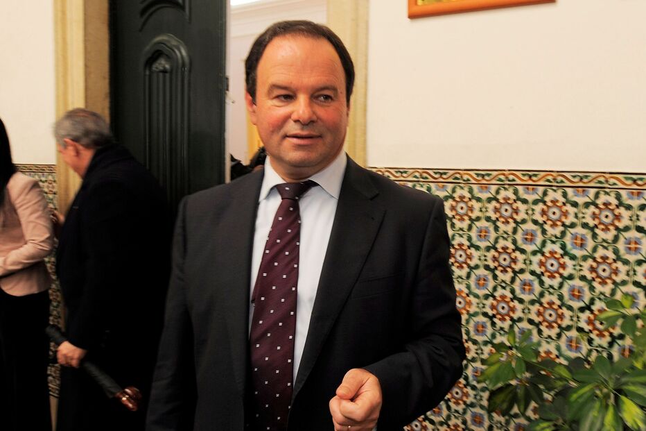 CÂMARA, FARO, MACÁRIO CORREIA