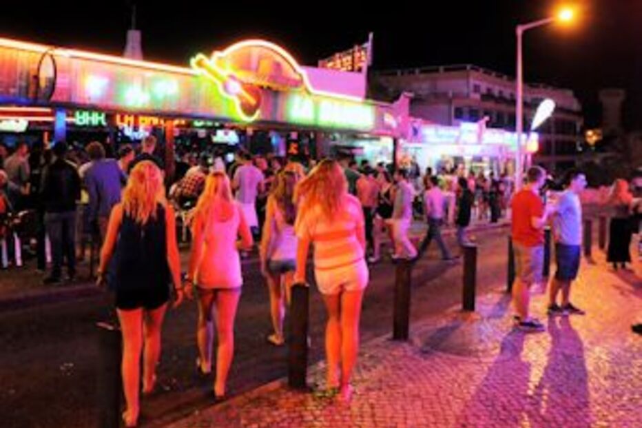 agressões, GNR, Albufeira, Sá Carneiro