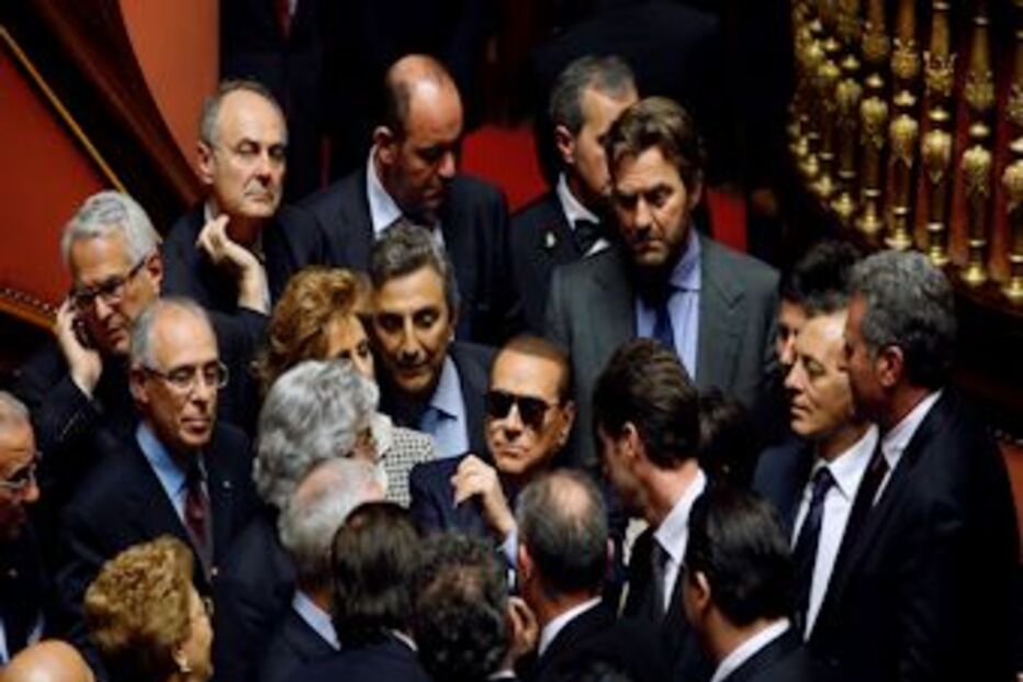 berlusconi, itália, governo, xeque, tribunal, prisão